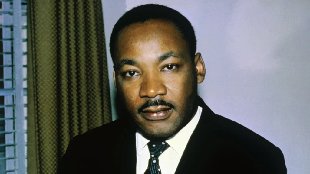 Review sosok pahlawan-pahlawan dunia - 
 - Martin Luther King Jr.