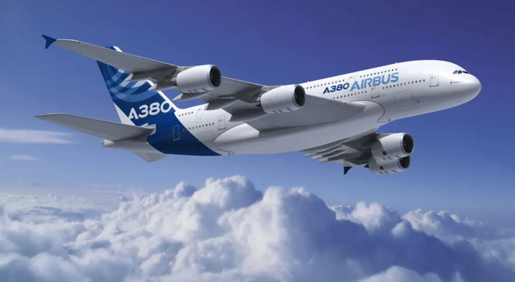 Review Jenis Pesawat Penumpang Terpopuler Dan Paling Canggih Saat Ini -   Airbus A380