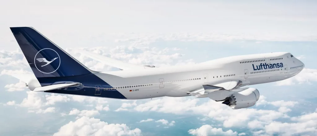 Review Perusahaan Penerbangan Paling Terkenal Di Dunia - Pesawat Terbang Lufthansa