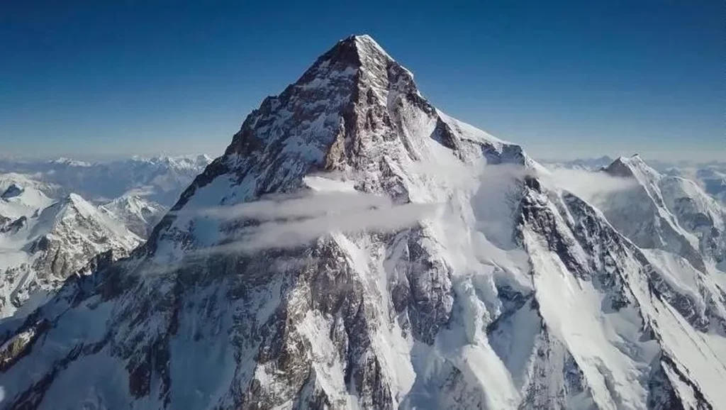 Mengenal gunung terpopuler di dunia - Gunung K2 