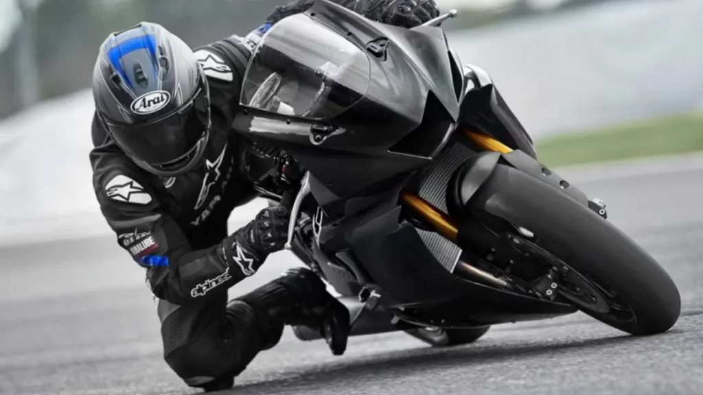 Komparasi Motor Ninja dengan Motor Yamaha R6