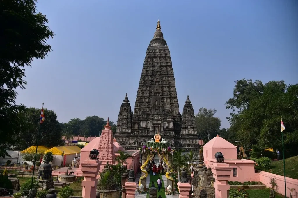 Tempat paling Suci di dunia: Mahabodhi Temple, Bodh Gaya, India