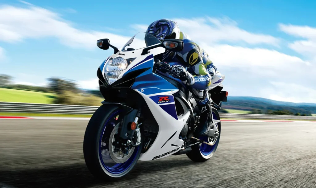 Motor NInja Vs Suzuki GSX R600