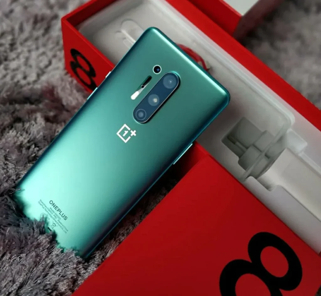 Smartphone yang mendukung 5G: OnePlus 8 Pro 5G