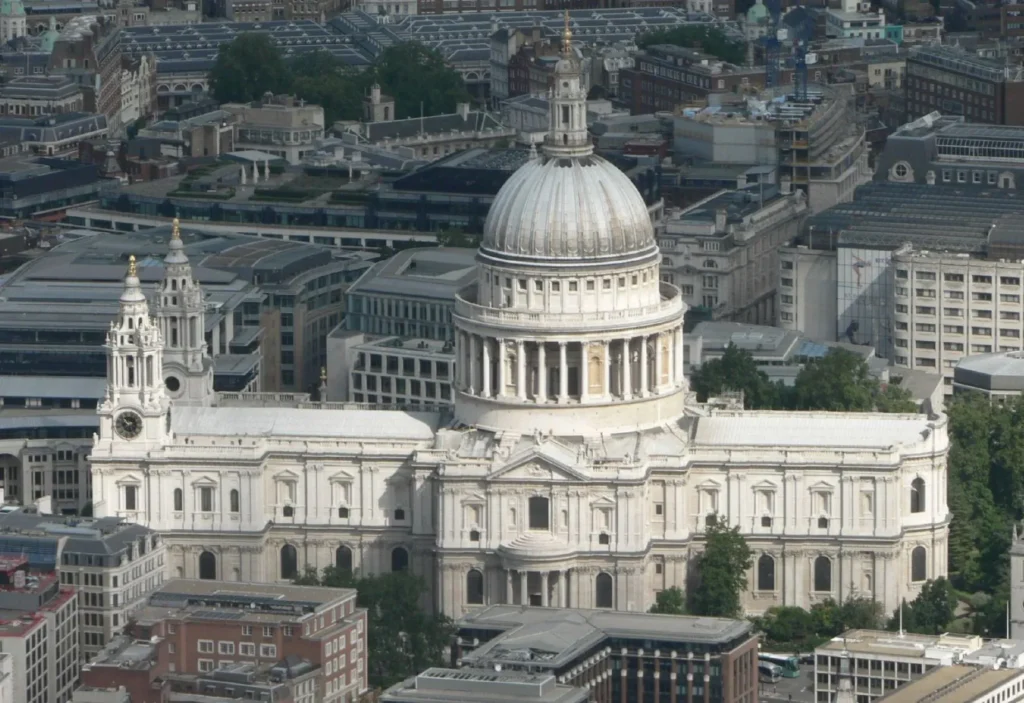 Tempat paling Suci di dunia: St. Paul's Cathedral, London, Inggris