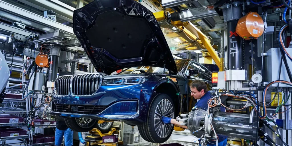 Performa Mesin dan Desain Mobil BMW: Proses Produksi dan Performa Mesin