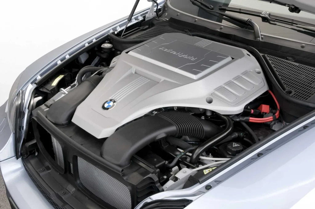 Performa Mesin dan Desain Mobil BMW: Teknologi yang digunakan - High Precision Injection