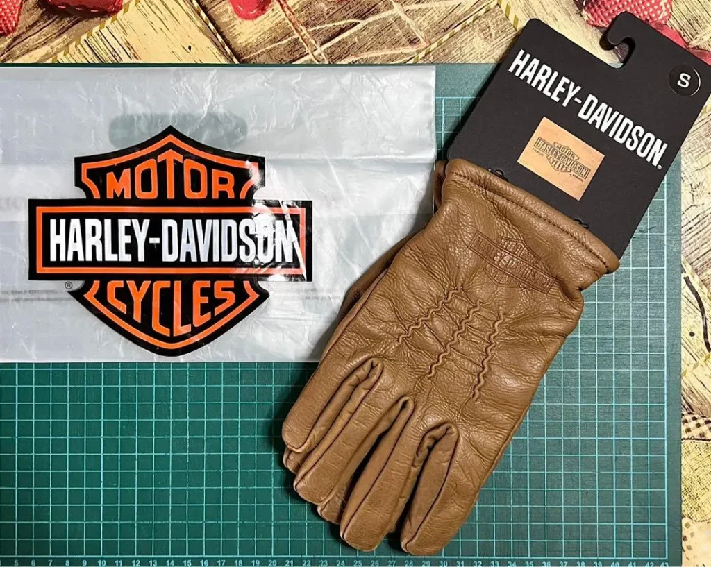 Produk dengan Merek Harley Davidson:  Aksesoris