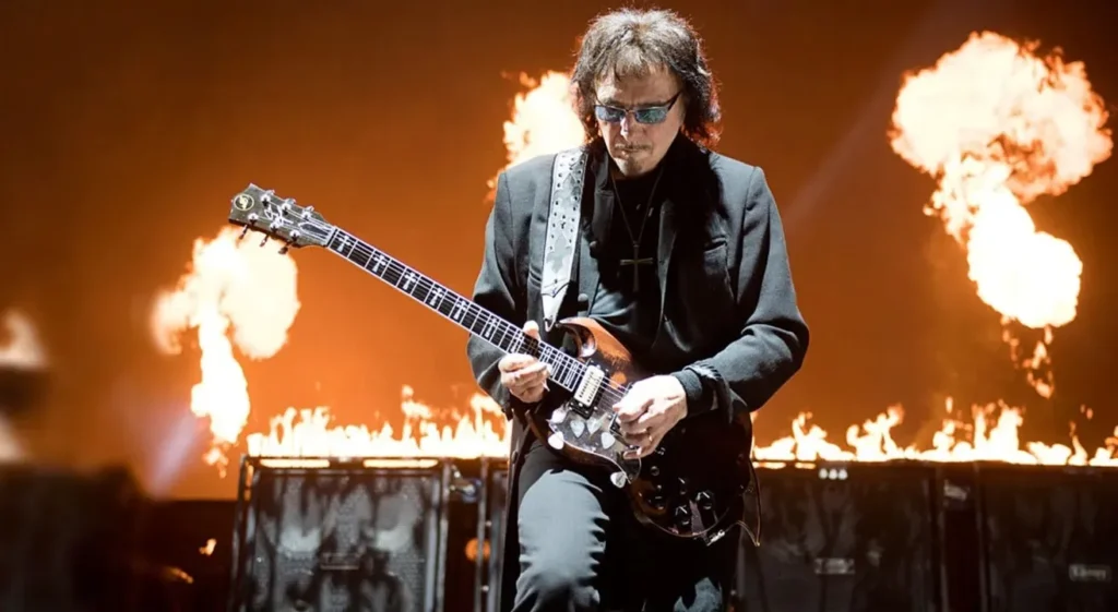 Band Metal dengan Gitaris Ikonik: Tony Iommi (Black Sabbath)