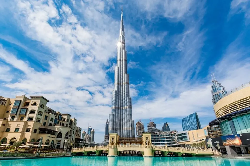 Gedung terkenal warisan arsitektur dunia: Burj Khalifa - Uni Emirat Arab