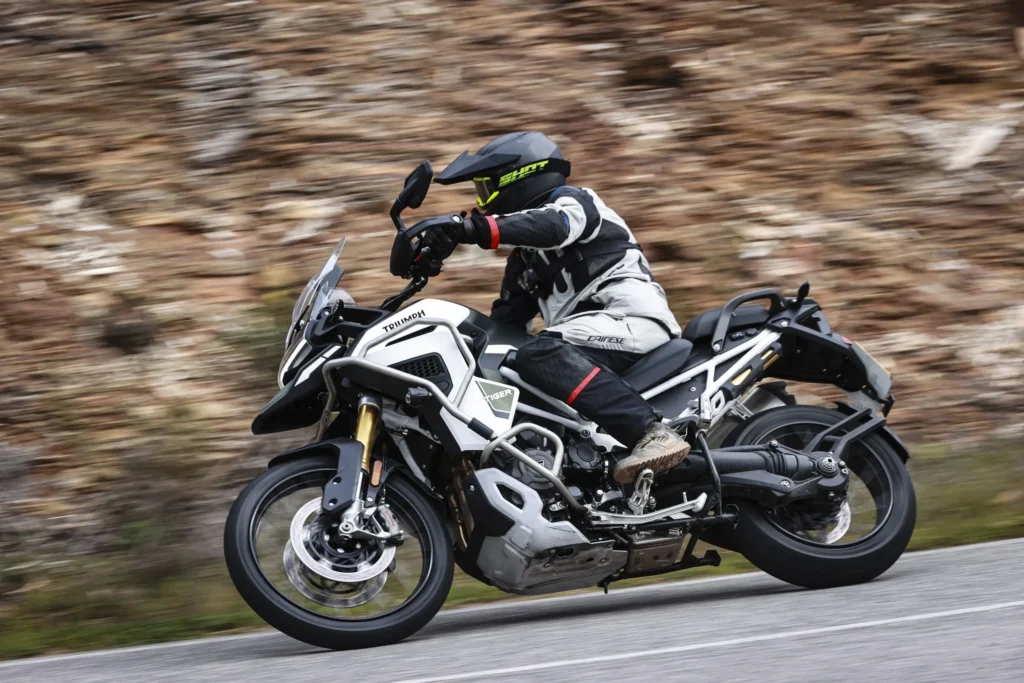 Motor Touring Legendaris: Triumph Tiger 1200