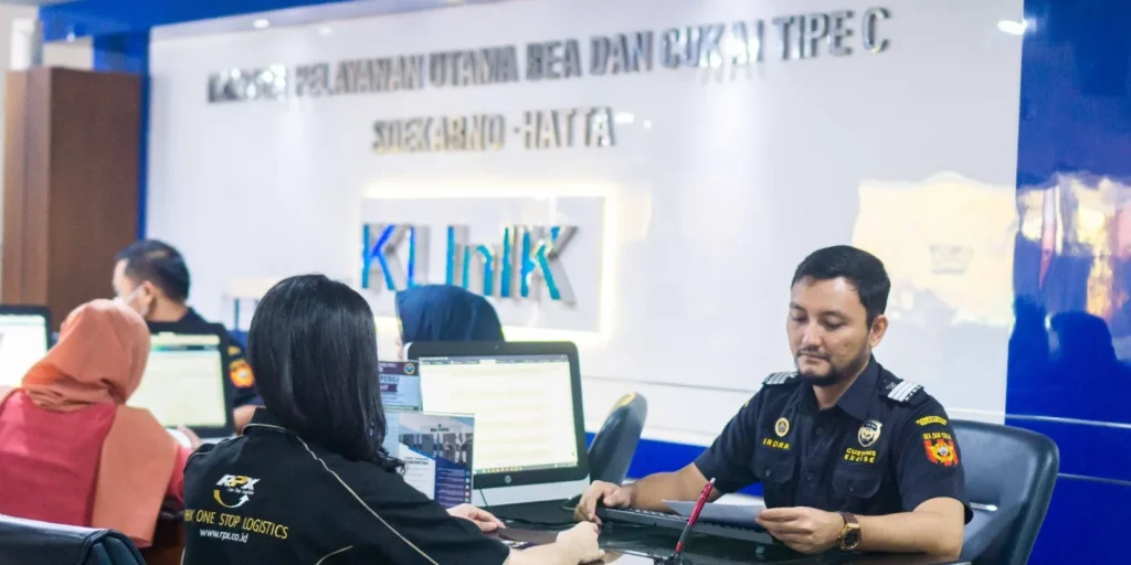 Tips untuk Menghindari Masalah Bea Cukai dalam Pengiriman Internasional